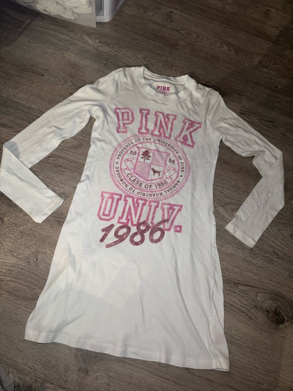 VNTG Victoria’s Secret PINK UNIV 1986 Long sleeve nightie Small